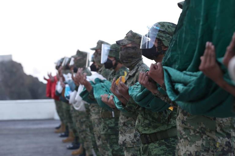 Mazatlán rinde homenaje