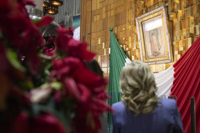 Jill Biden visita la Basílica de Guadalupe en compañía de Beatriz Gutiérrez Müller