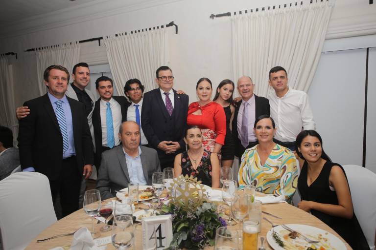 Martín Sánchez toma el mando de Club Rotario Mazatlán Norte