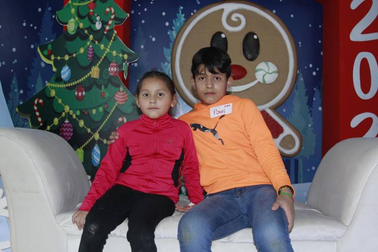 Celebra Ganac su tradicional posada navideña