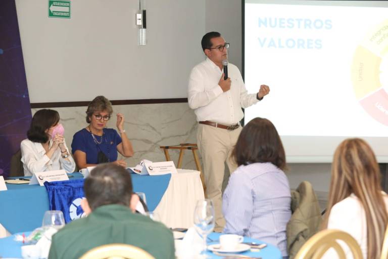 José Antonio Centeno, aspirante a dirigir la Canacintra nacional, socializa en Mazatlán su visión a agremiados