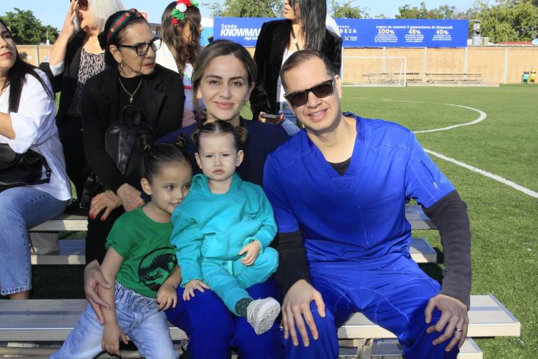 Participan papás, alumnos y maestros en la ExpoSenda