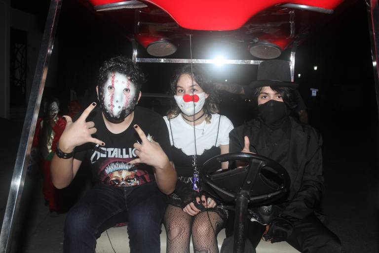 Vecinos del Fraccionamiento El Cid celebran el Halloween