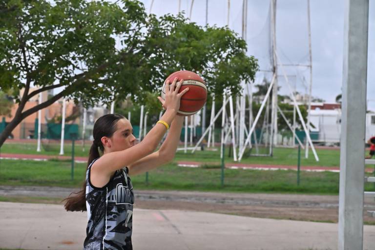 Grandes duelos se viven en las finales de la Liga Imdem de Basquetbol