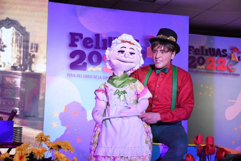 Comparte Mario Iván Martínez la magia de Cri-Cri en la FeliUAS