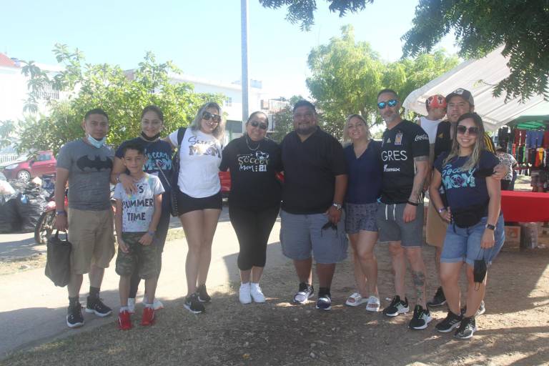 Visitantes a la Copa Mazatlán de Futbol 7 2021 gozan del puerto