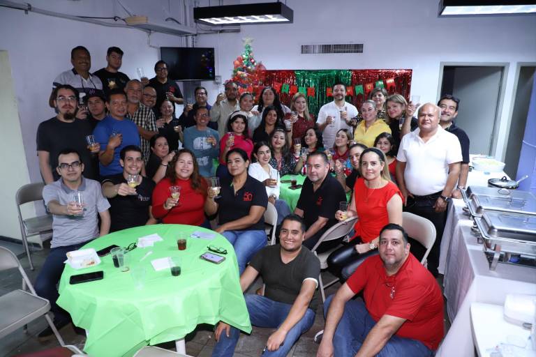 Brindan colaboradores de Noroeste por una Navidad llena de amor y de paz