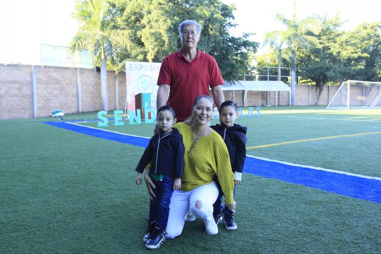 Participan papás, alumnos y maestros en la ExpoSenda