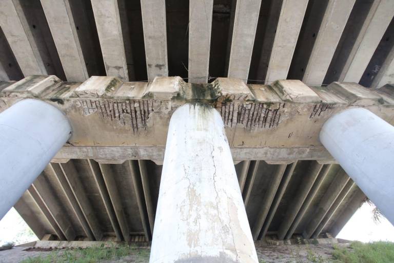 Difunden deterioro en puente de La Marina Mazatlán; descartan especialistas que haya riesgo