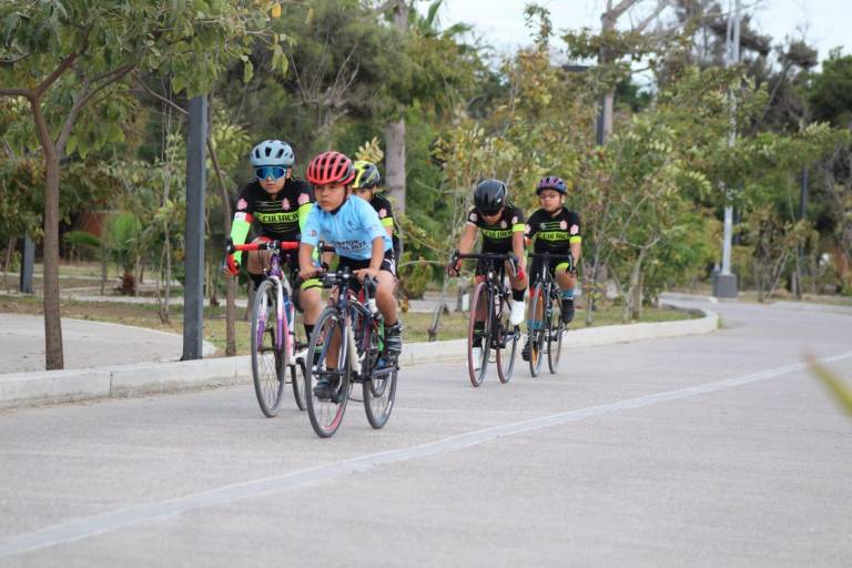 Pedalistas de Sinaloa participan en Serial Infantil de Ruta