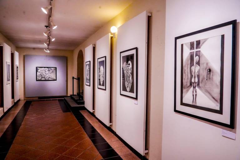 Inauguran la exposición ‘Umbrales de la Psique, ecos del subconsciente’, de Sayil Moes