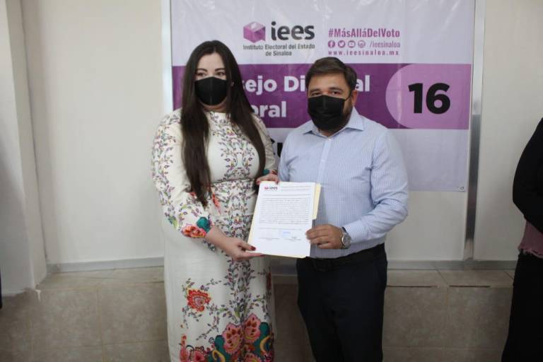 Morenistas que ganaron elecciones recogen constancias de mayoría y validez