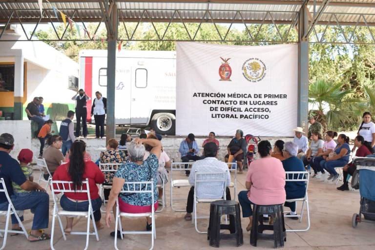 Llegan servicios de salud gratuitos a la comunidad de El Roble, Elota