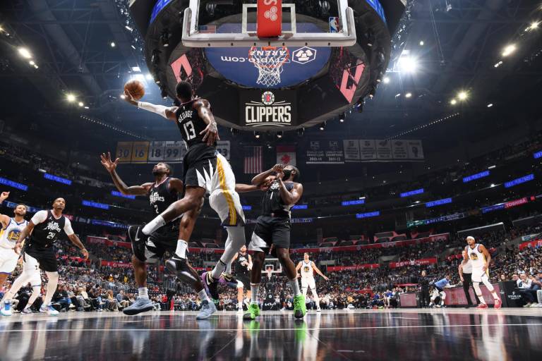 Clippers remonta para imponerse 113-112 a Warriors