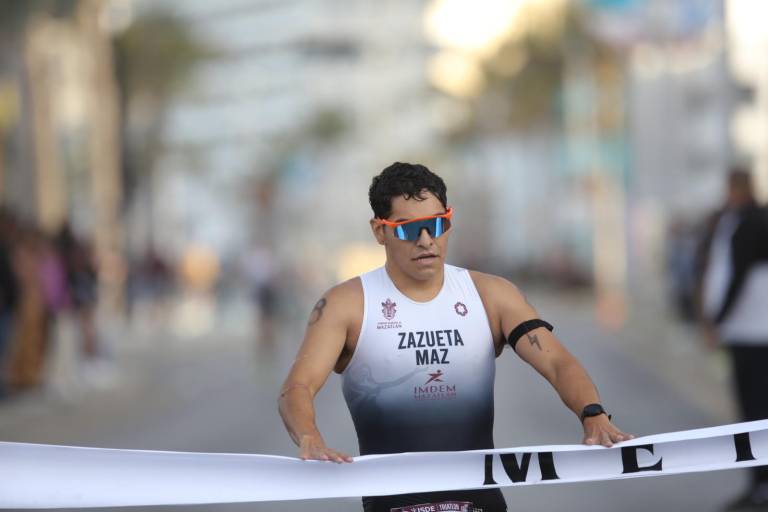 Impone condiciones Mazatlán en estatal de triatlón, en Juegos Conade