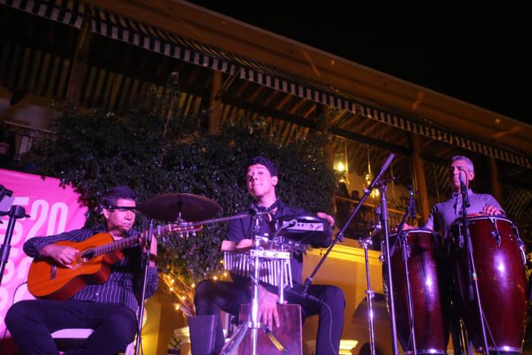 La Machado y el Callejón Liverpool vibran con el Día de la Música, en Mazatlán