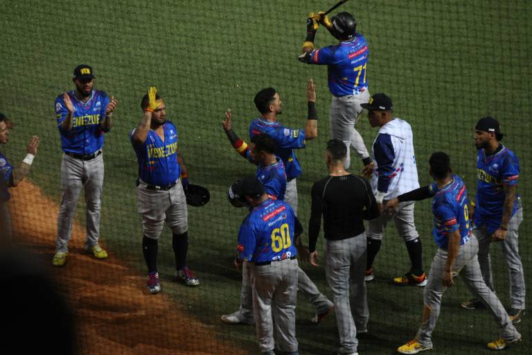 Venezuela viene de atrás para imponerse a Curazao en la Serie del Caribe