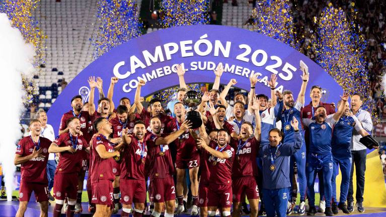 Lanús se corona en penales.