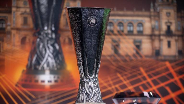 El trofeo de la Europa League.