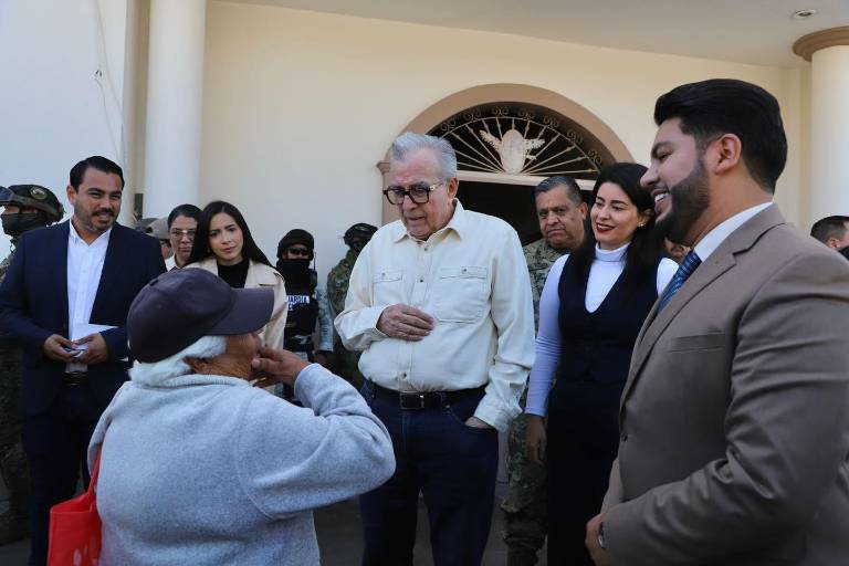 Acude Rocha Moya a La Cruz en medio de un fuerte operativo de seguridad