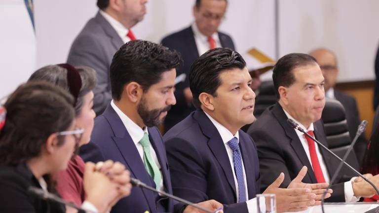 El titular del Órgano Interno de Control del INE, Víctor Hugo Carvente Contreras, comparece ante comisiones en la Cámara de Diputados.