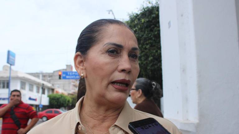 La Alcaldesa de Escuinapa Blanca Estela García Sánchez señala que el albergue para jornaleros en Teacapán está listo para comenzar a operar.