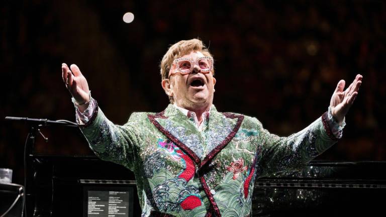 Elton John da positivo a Covid-19 y cancela sus próximos conciertos