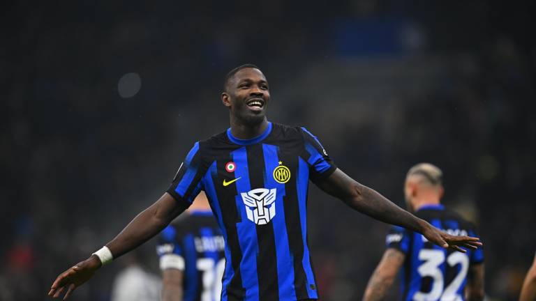 Inter golea al Udinese y regresa al liderato de la Serie A