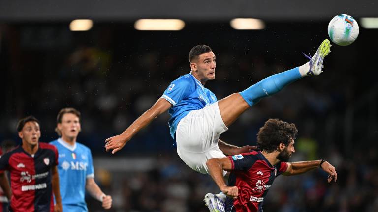 Cagliari resistió con orden, pero no pudo evitar el golpe final.