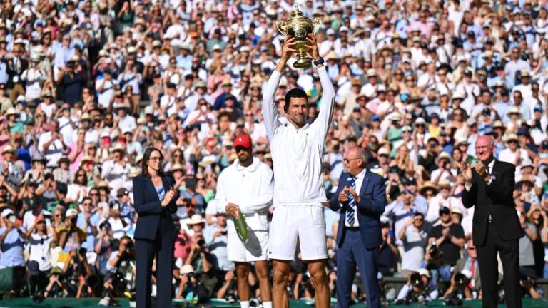 Novak Djokovic es el número uno en la hierba de Wimbledon.