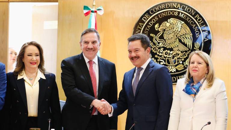 Legisladores de diversos grupos parlamentarios se reunieron en la sede de la Cámara de Diputados con ministros de la SCJN.