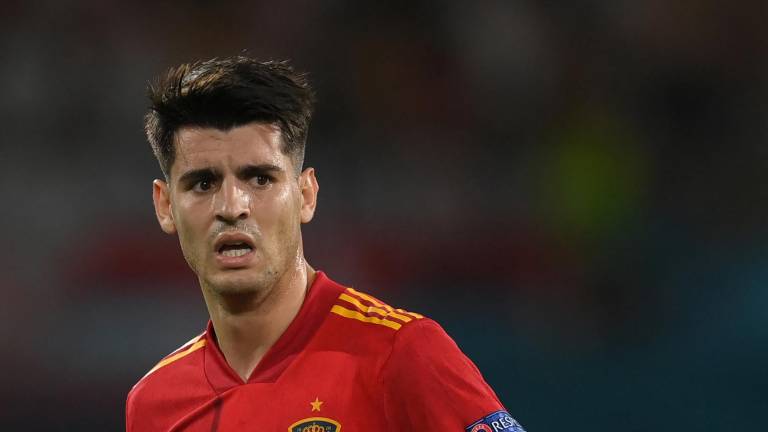 El delantero español Álvaro Morata gesticula durante el partido de la Eurocopa contra Suecia en la Euro.