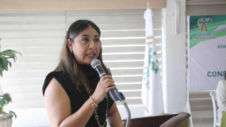 Lorena Fabiola Balbuena Estarrona rindió protesta como la nueva presidente del Colegio de Licenciados en Administración de Empresas en Mazatlán A.C.