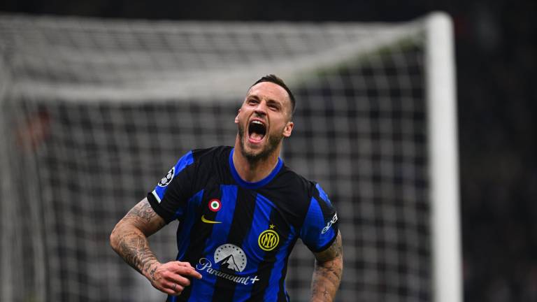 El Inter da un paso hacia los cuartos de Champions