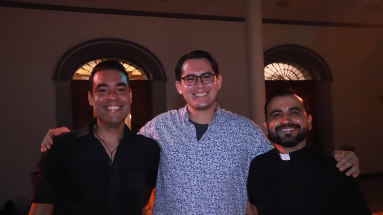 Luis Rojas, Adrián Osuna y el Padre Armando Durán.