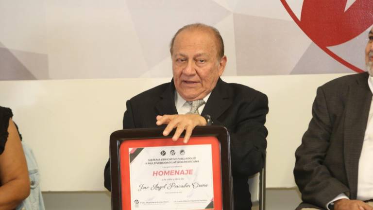 El Sistema Educativo Valladolid y Multiversidad Latinoamericana rinden un homenaje a el maestro, político y ex Alcalde de Mazatlán, José Ángel Pescador Osuna.