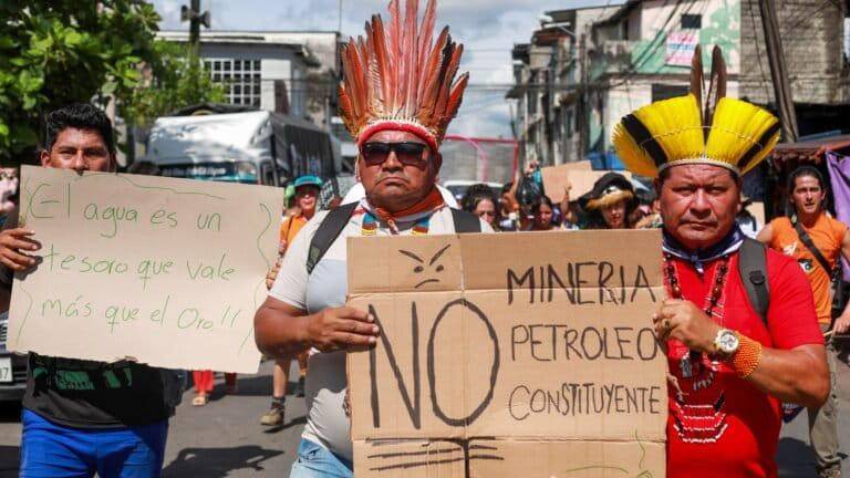 Activistas y defensores indígenas de Ecuador llamaron al Gobierno a iniciar procesos de transición energética justa y dejar la explotación petrolera.
