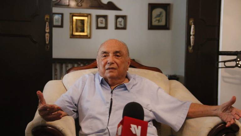 El reconocido doctor sinaloense Alejandro Llausás Vargas será galardonado por el Senado de la República este martes 24 de octubre con el premio ‘Premio Doctor Jesús Kumate Rodríguez’.