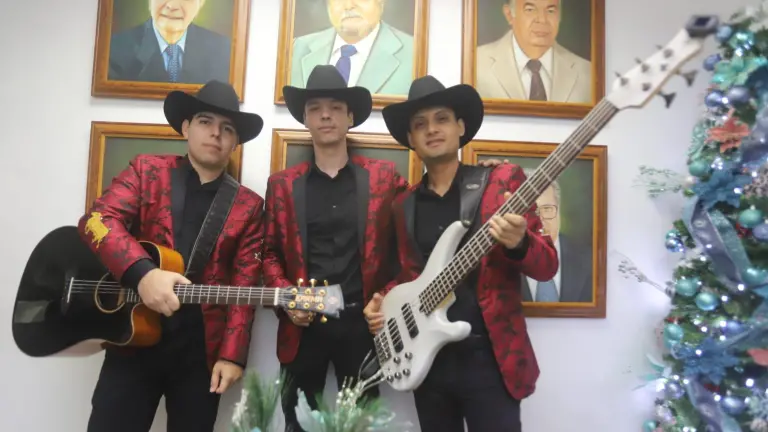 Francisco, Jorge y Roberto, quienes integran el Grupo Los 3 de la M, promocionan la canción “Ni contigo, ni sin ti”, que ya se encuentra en diferentes plataformas digitales.