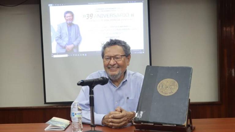 Élmer Mendoza.