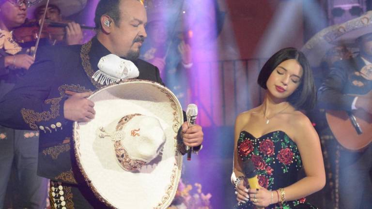 Pepe Aguilar habla sobre la presentación de Karol G con mariachi
