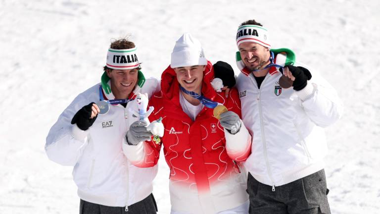 Suiza e Italia suben al podio.