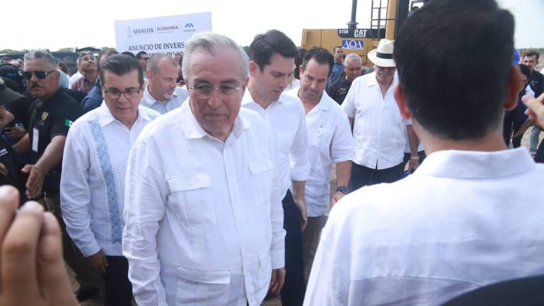 El Gobernador Rubén Rocha Moya llamó a los universitarios a no defener la corrupción.