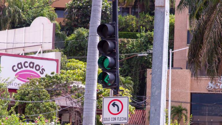 En Culiacán instalarán nuevos semáforos para controlar el flujo vial.