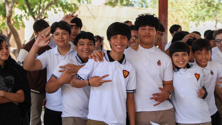 Jóvenes de la colonia Lázaro Cárdenas reciben atención y programas del Gobierno del Estado