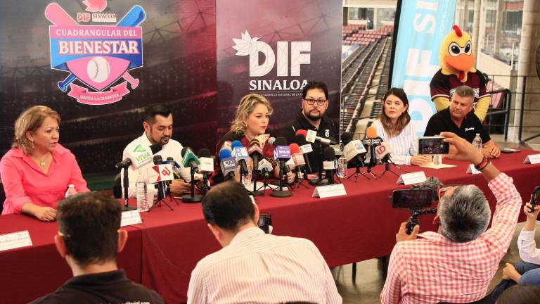 El rol de juegos fue presentado por Eneyda Rocha Ruiz, Presidenta del DIF Sinaloa y representantes de los equipos de beisbol.