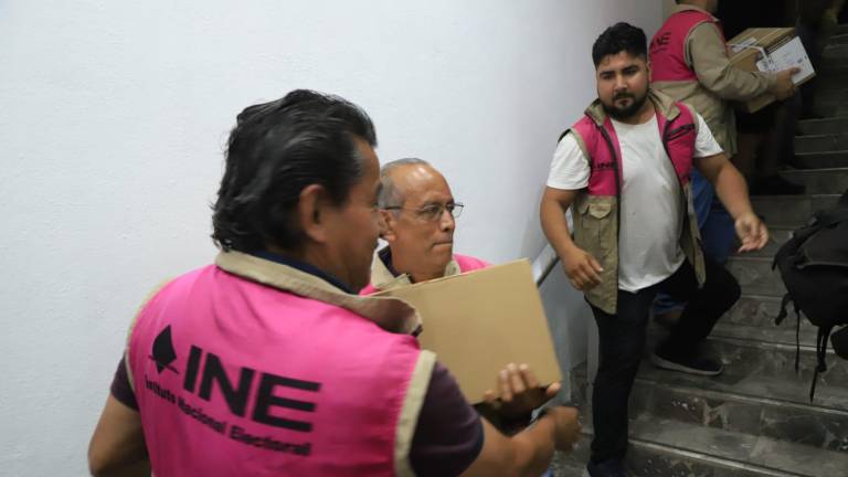 Llegan las boletas del INE a Mazatlán con 5 horas de retraso