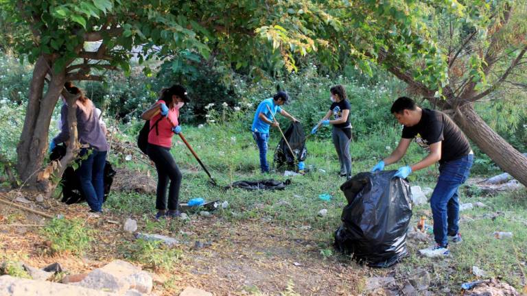 Más de 80 personas apoyaron en la jornada de limpieza del arroyo “Buñigas”.
