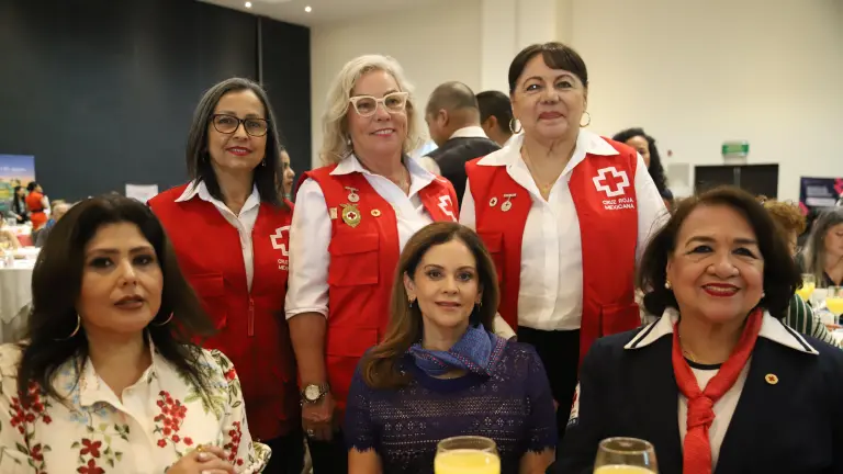 Elizabeth Sánchez, Wendy Hardouin, Dora Alicia Sánchez, Geraldi Gutiérrez, Fernanda Rivera de Bloch y Laura Delia Hernández.