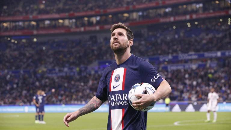 Messi da el triunfo al París Saint-Germain en Lyon